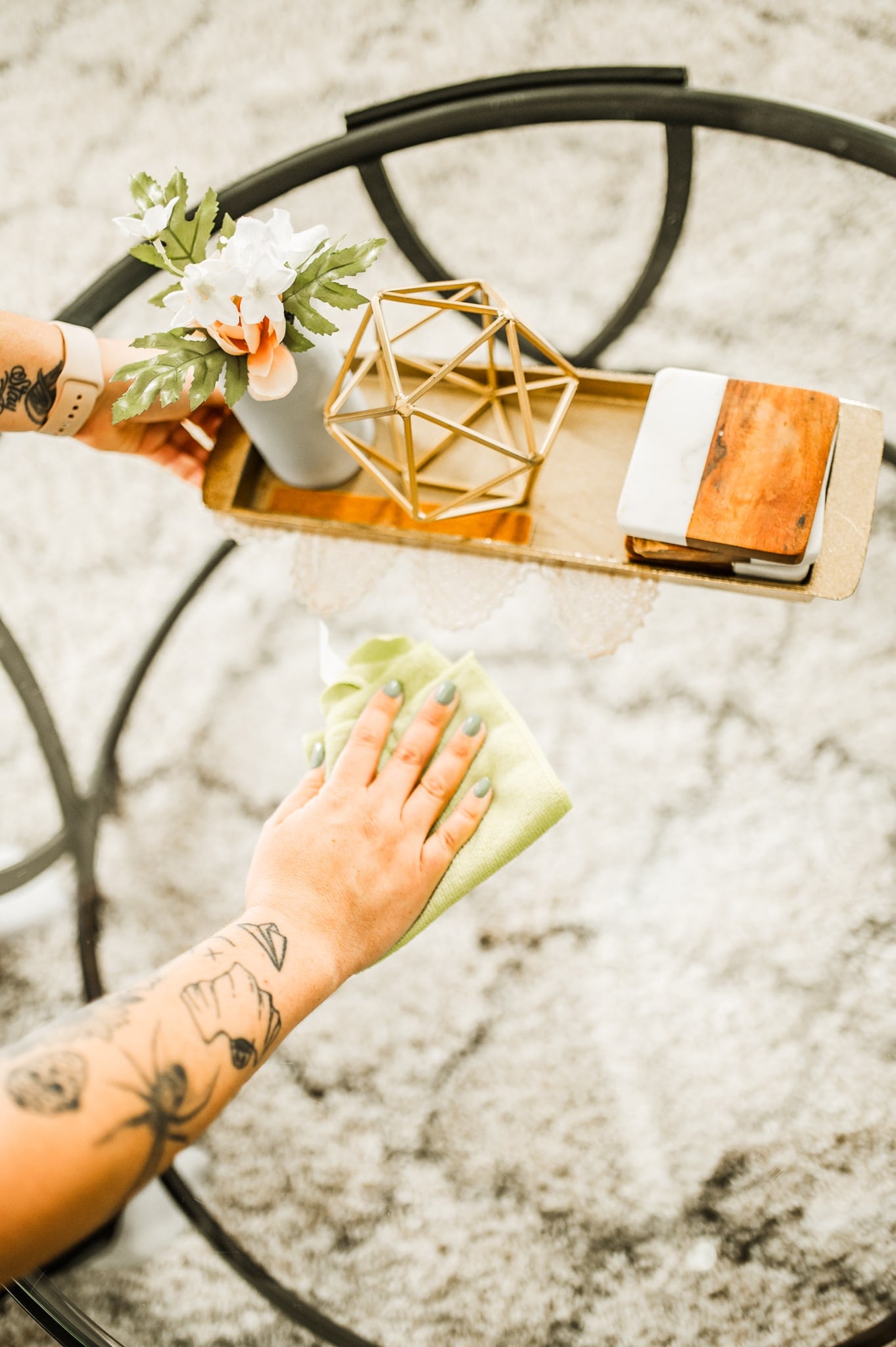 Cleaning table